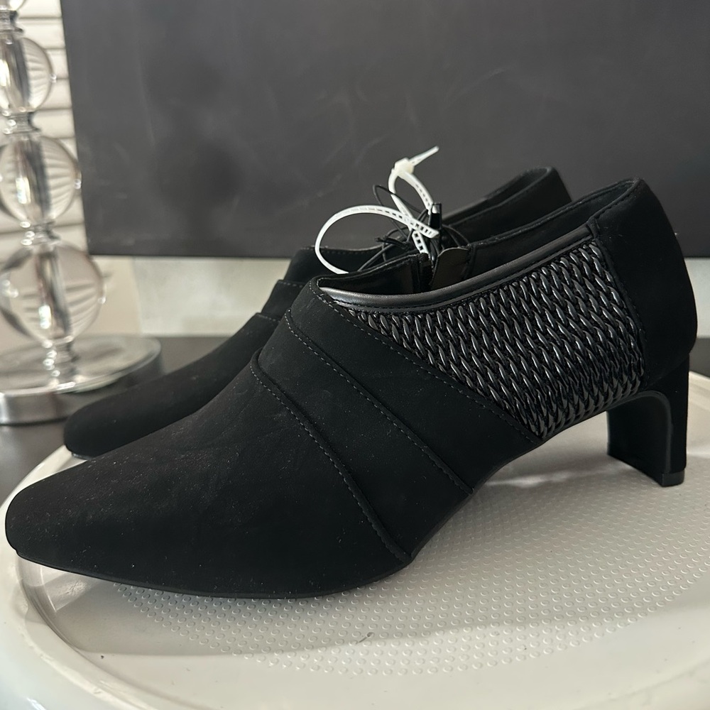 🆕Andiamo Suede 2” Heels